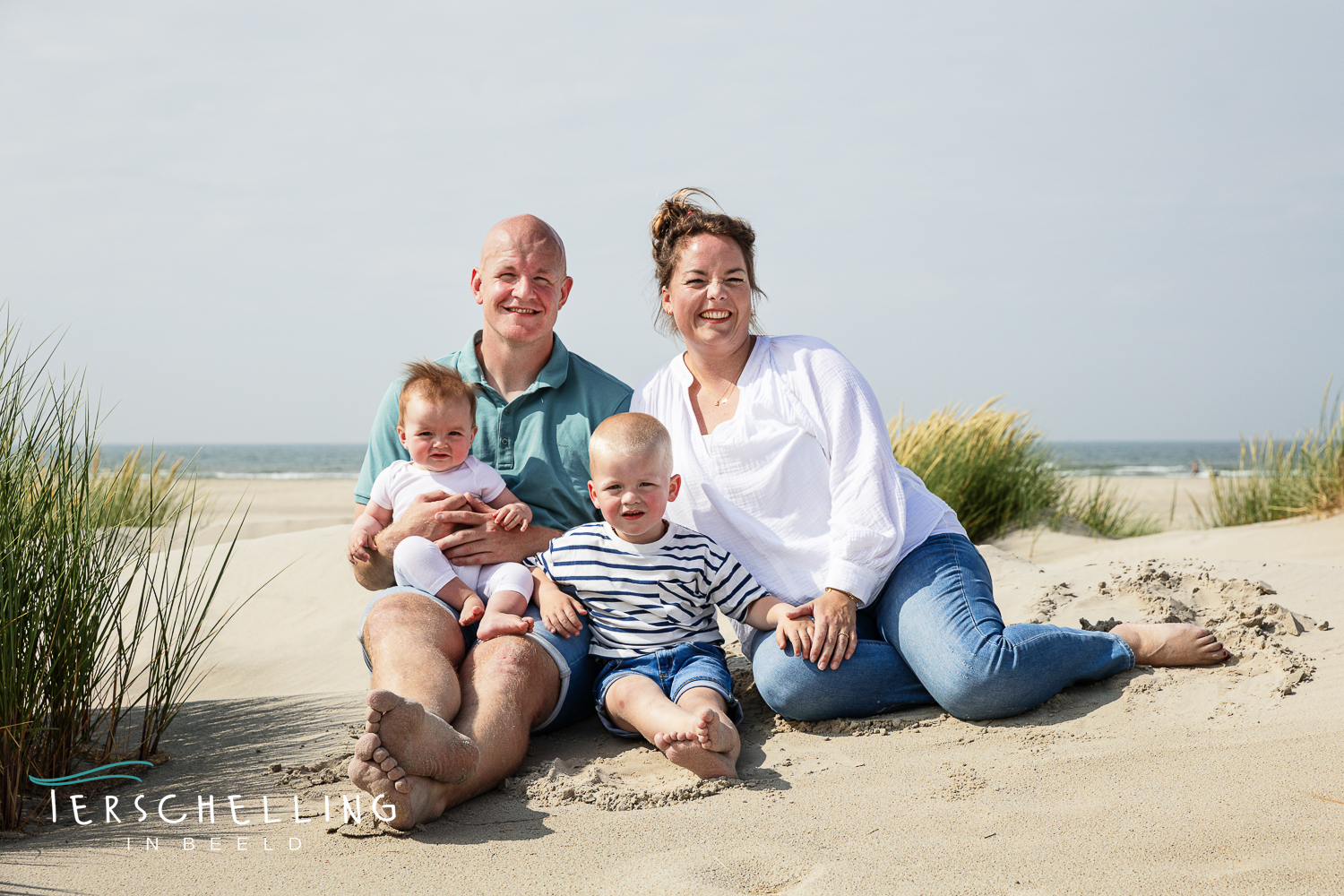 Familiefotoshoot op het strand van Terschelling