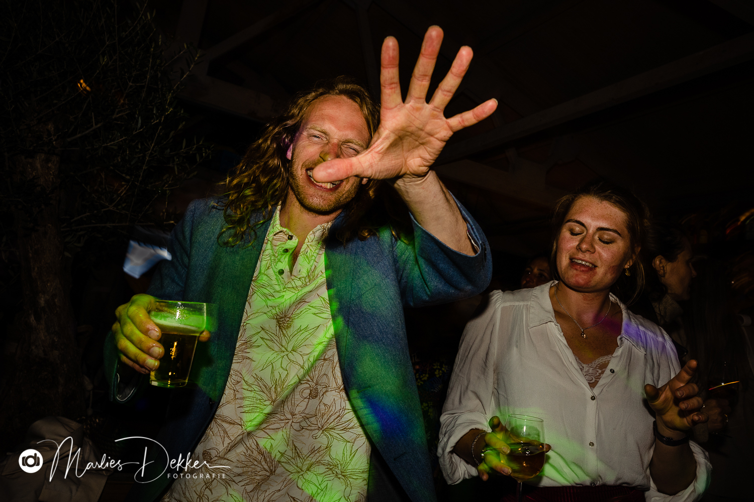 Trouwen bij de Zandzeebar op Terschelling, het feest in de Zandzeebar