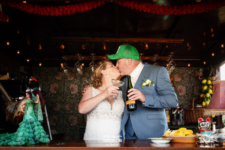 Trouwen in eigen tuin en een feest in Kaap Hoorn